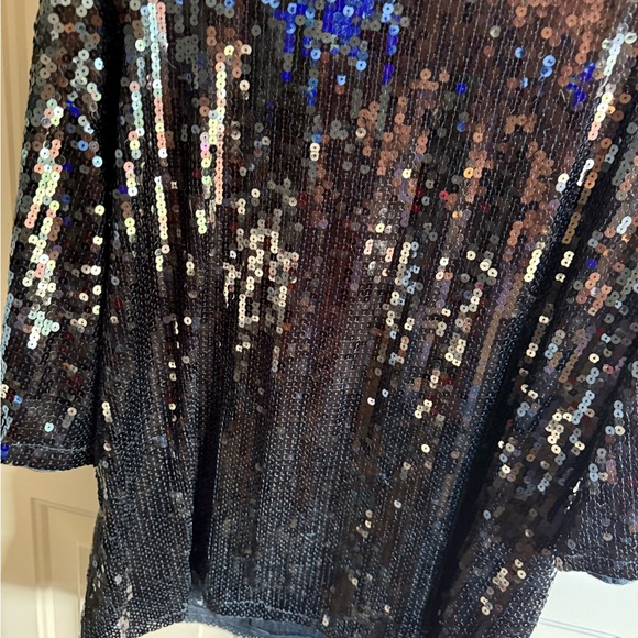 Like NEW JESS LEA in the spot light sequin Game Day top. Size Large women’s. - Picture 9 of 10